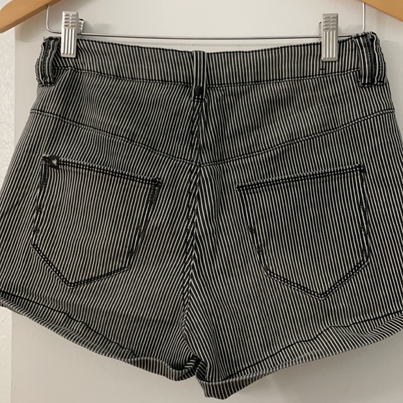 Lovesick Black&White Stripe High Waisted Shorts - Picture 6 of 6